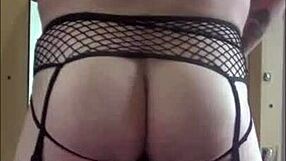 Bisexual crossdresser enjoys ass fucking machine