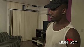 minha namorada chamou sua melhor amiga para fazermos um ménage a trois e é lógico que eu topei foder essas duas delícias