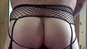 Bisexual crossdresser enjoys ass fucking machine