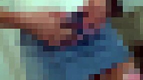 मुझे पसंद है कैसे मेरी पैंटीज़ स्किनी जींस से झाँकती हैं