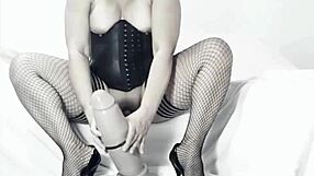 pornstar amateur latin milf hotty puttta teasing shaved pussy