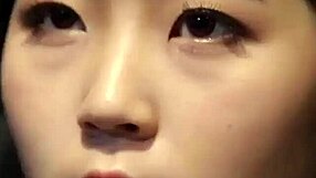 क्यूट कोरियन लड़की सेक्स देखते पकड़ी गई अपने चालाक भाई से