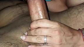 Una cogida completa con gran polla en el culo y coño amateur argentino