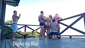 I can’t believe how hot this Suruba banging is on the sacada!