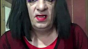 Bisexual crossdresser shyly fills himself up in homemade scene