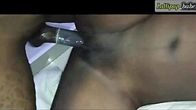 उसकी चूत जंगली जल रही थी, गंदी बातों ने एमेच्योर एक्शन को भड़काया