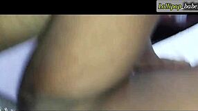 उसकी चूत जंगली जल रही थी, गंदी बातों ने एमेच्योर एक्शन को भड़काया