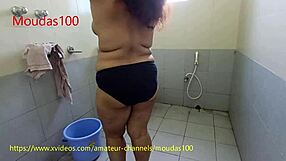 Desi Bengali Juicy Bhabi Bathing Seductively