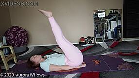 Cute brunette milf shows off ass and pussy in yoga lesson 362! 🧘‍♀️