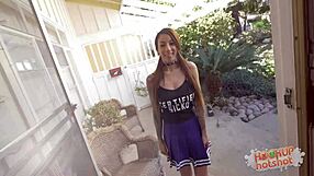 अरे, स्टैसी सिनक्लेयर को हुकअप डेट से पहले गले तक ठोका गया!