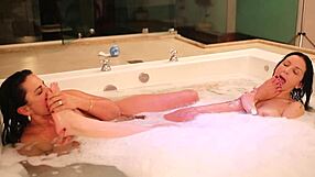 marcia imperator and vitoria vonteese enjoy bisexual fun in hydro