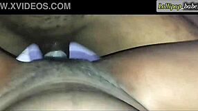 उसकी चूत जंगली जल रही थी, गंदी बातों ने एमेच्योर एक्शन को भड़काया