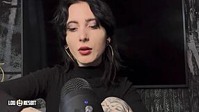 जर्मन सिसी अस्मर लौ नेस्बिट और लिया लुईस के साथ इंटेंस