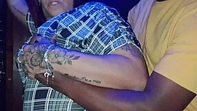 Man, This Milf Slut Rocks the Hotel Elevator with Novinho! 😜