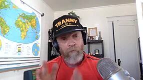 बक एंजल की लस्टकास्ट पॉडकास्ट पर डोंट से गे बिल की बात से बहुत प्रभावित, फ्लोरिडा में रॉ टॉक!