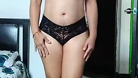 Argentinian Milf Shows Off Her Big Ass in Homemade Video