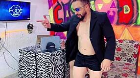 विक्टोरिया कार्वाल्हो बड़े स्तन के साथ जंगली ब्राजीलियाई एक्सवीडियो पार्टी में