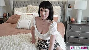 olive glass request for fill up her wet pussy