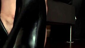 Nyxone's taboo step-mom body in full-fledged fetish action