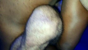 Soldado dando gostoso pro negao na sauna gay old brazilian