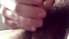 यो, इस चुपके से बाथरूम में मुठ मारने का सेशन देखो, बहुत हॉट है! 🔥