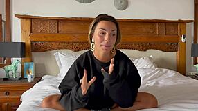 roxy fox teaches detailed rimming and anal fingering tutorial