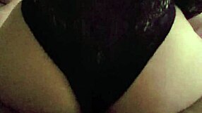 rica prostituta culona rides in hotel without condom