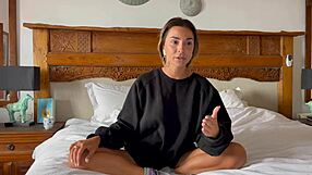 roxy fox teaches detailed rimming and anal fingering tutorial