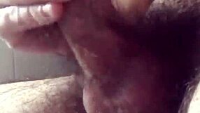 यो, इस चुपके से बाथरूम में मुठ मारने का सेशन देखो, बहुत हॉट है! 🔥