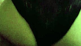 rica prostituta culona rides in hotel without condom