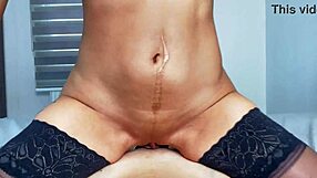 हॉट POV रिवर्स काउगर्ल स्टॉकिंग्स में, बूब्स पर माल और तगड़ा क्रीमपाई फिनिश