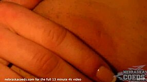 नई 19 साल की लड़की ब्रेसेस के साथ स्टूडियो डेब्यू में शाई