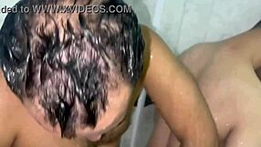 No Banheiro Desse Barbudo Sempre Há Espaço Para Putaria O Marmanjo Forte Recebe A Visita De Um Franguinho Para Dar Um Trato Na Sua Pica Pesada!