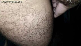 वाह, सिनेमा केबिन में गोल-मटोल नौजवान ने मुझे जोरदार ठोका! 😍