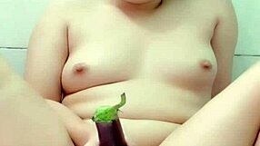 ai biết em này không