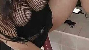 i'm velvet rain, on the edge and squirting with huge toy