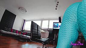 Perfect big-ass camgirl slams huge dildo in wild solo ride. Watch her dominate that toy!