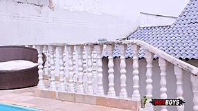 क्यों न देखें मुझे अपनी दोस्त के बॉयफ्रेंड को चूसते हुए जंगली एक्शन में?