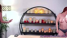 रेडहेड मसाजर ने HD मसाज सेशन में खूबसूरत बेब को स्किलफुली रिम किया