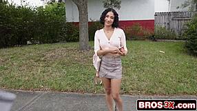 पतली 19 साल की लड़की ने बड़ी नेचुरल चूचियां लेकर मस्कुलर BBC को राइड किया