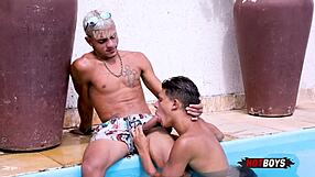 क्यों न देखें मुझे अपनी दोस्त के बॉयफ्रेंड को चूसते हुए जंगली एक्शन में?