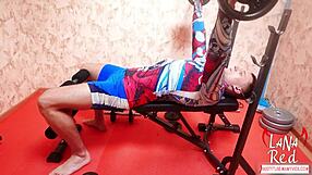 18+ जवान लड़कियों की पर्सनल ट्रेनर के मोटे लंड पर डबल ब्लोजॉब हैंडजॉब स्टोरी