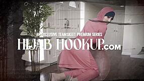 खूबसूरत ब्लोंड बेब ट्रिशा पार्क्स ने लिया विशाल लंड हार्डकोर पेटाइट एक्शन में