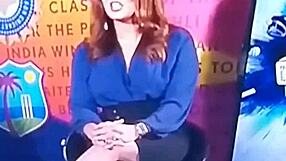 Hot Indian TV anchor gets naughty during the cricket show