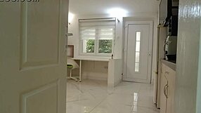 i flashed the delivery guy naked and you won't believe his reaction