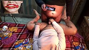 मैं इंडियन भाभी को जोर से चोद रहा हूँ, वाइल्ड मोन्स के साथ