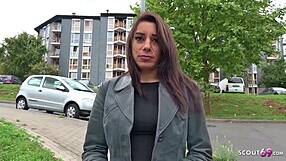 देखो, जर्मन स्काउट ने टीन बॉनी को अचानक कास्टिंग में ठोक दिया