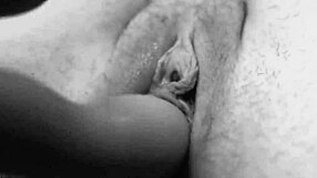 Amateur housewife fingers to climax