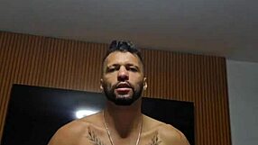 उसकी अंडरवियर सूंघते हुए गांड दे दी