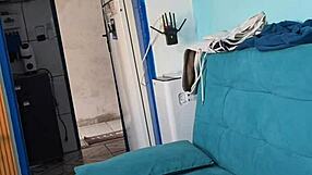 उसकी अंडरवियर सूंघते हुए गांड दे दी